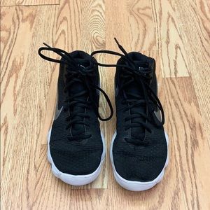 Nike hyperdunk basketball shoes